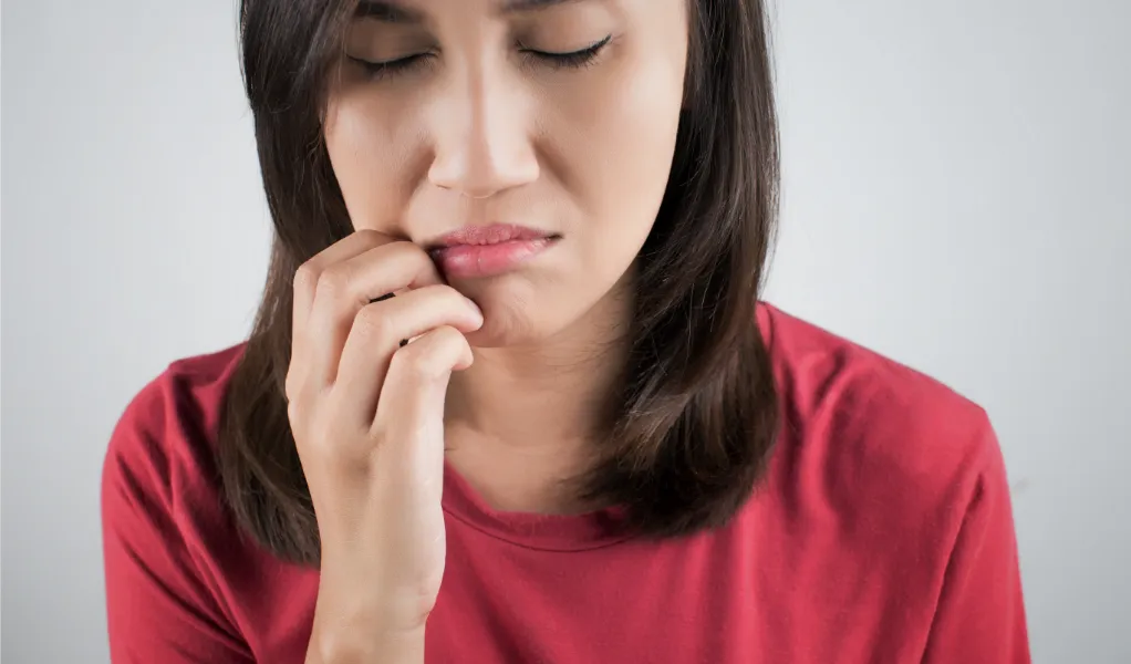 変色した歯を白く美しい歯にできる